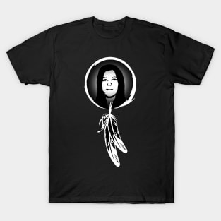 Naguset Eask (Anna Mae Aquash - Mi'kmaq Warrior Queen) T-Shirt